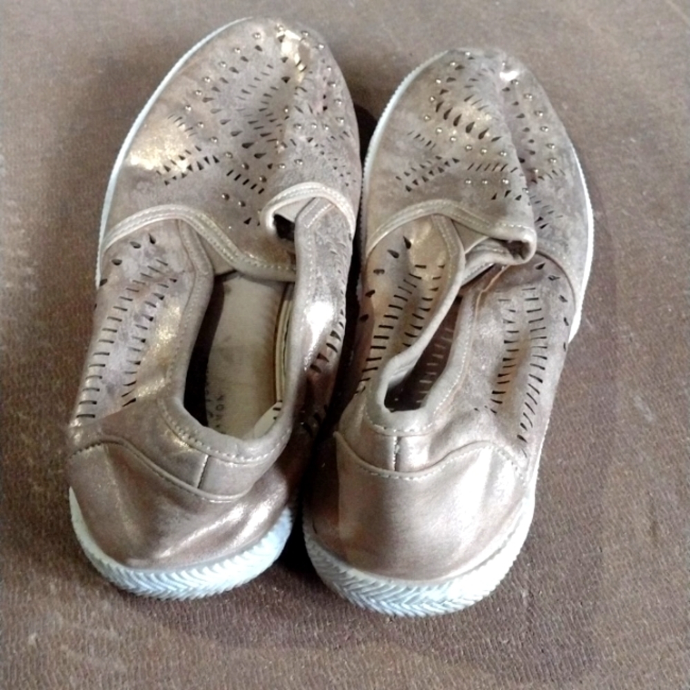 Shoes - Picture 3 of 3